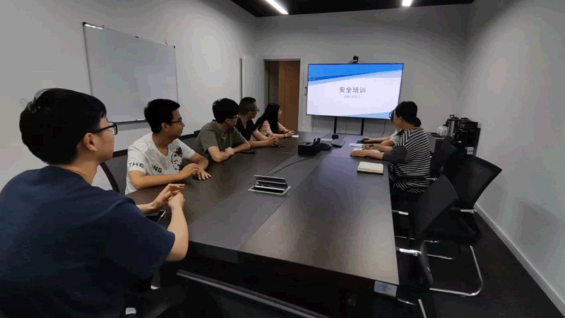 音响系统是企业培训中不可或缺的部分。在定制音响系统时，需要考虑以下参数：