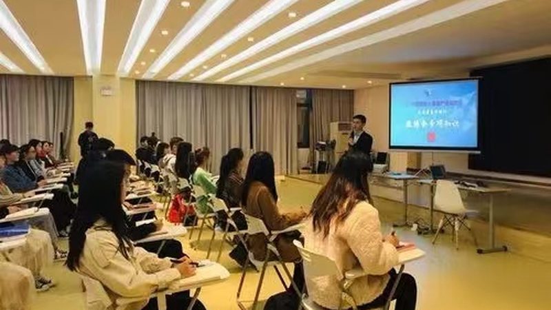 心理咨询师培训教材版本解析：如何选择适合自己的教材