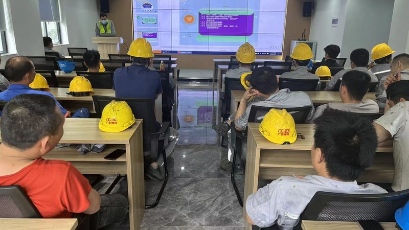 焊工培训教材定制：企业如何打造专属培训用书**
